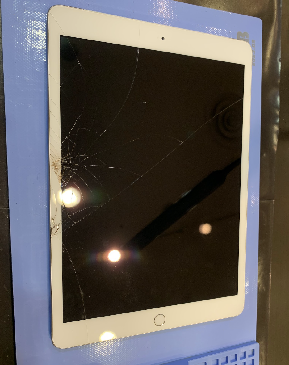 【修理実例】iPad7フロントガラス修理