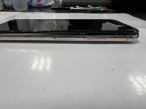 iPhoneXバッテリー、画面交換修理