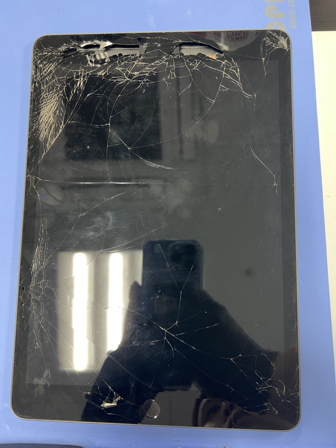 【修理事例】iPad7フロントガラス交換修理