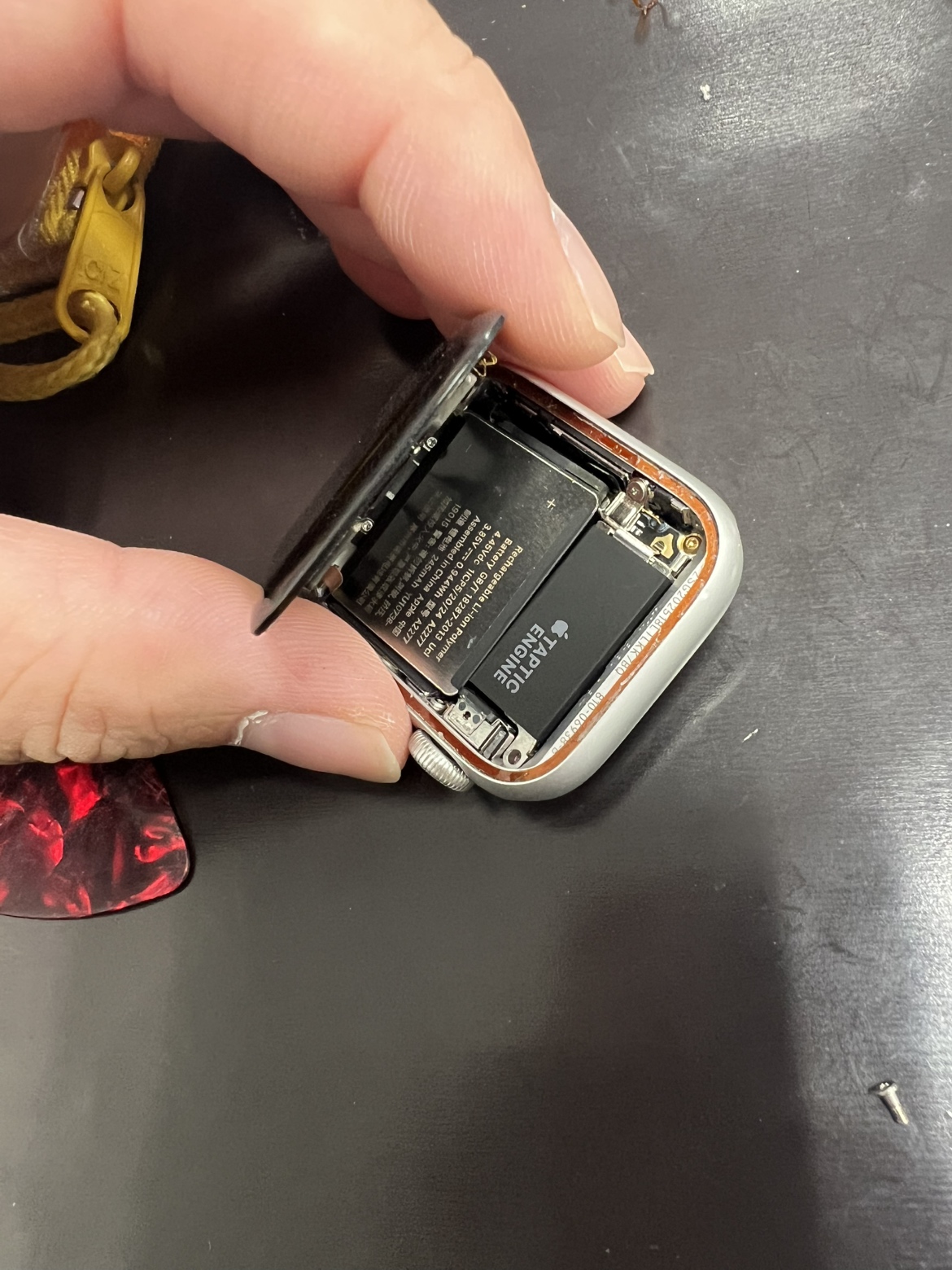 【修理事例】Apple Watch SE (GPSモデル) 40mmバッテリー交換修理