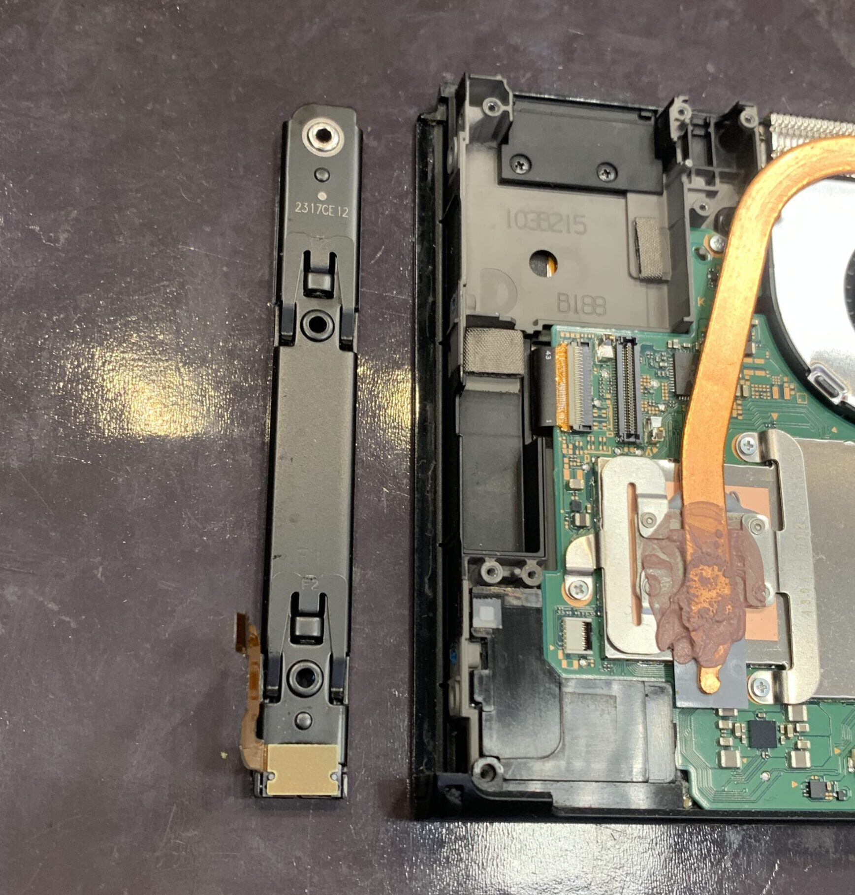 【修理実例】Switch有機EL本体レール交換