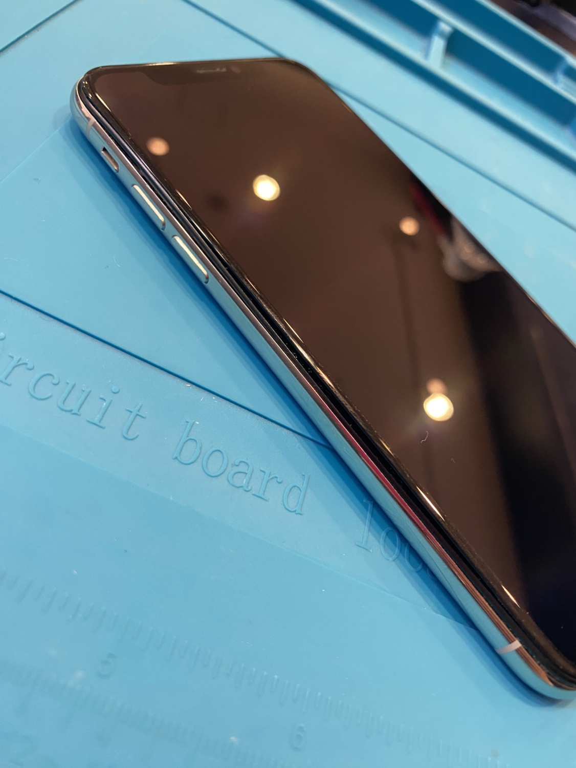 【修理実例】iPhoneX膨張バッテリー交換